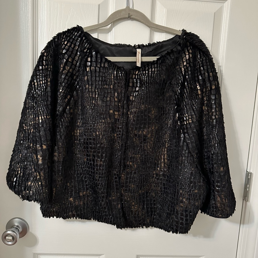 Chic Black Women's Cape - Picture 1 of 10